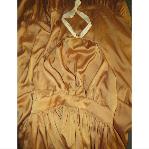 Perrin & Co Silk Serena Flowy Halter Maxi Dress, Gold, Pockets - Picture 4 of 14